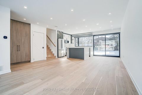 Photo 1 at 215 Churchill Avenue, Willowdale West, Toronto