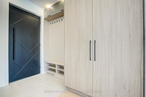 Photo 2 at 215 Churchill Avenue, Willowdale West, Toronto