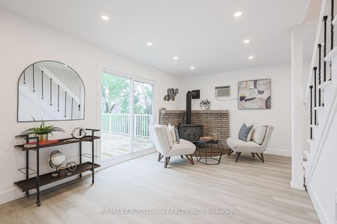 Photo 11 at 128 Moores Beach Road, Virginia, Georgina