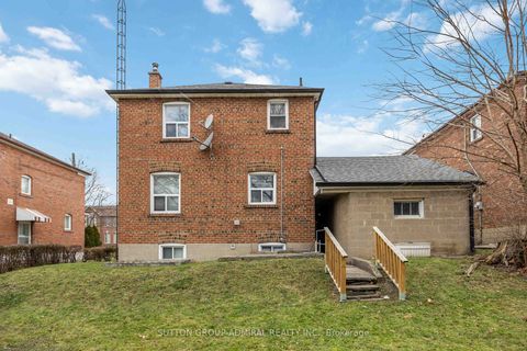 Photo 3 at 31 Dell Park Avenue, Lawrence, Toronto