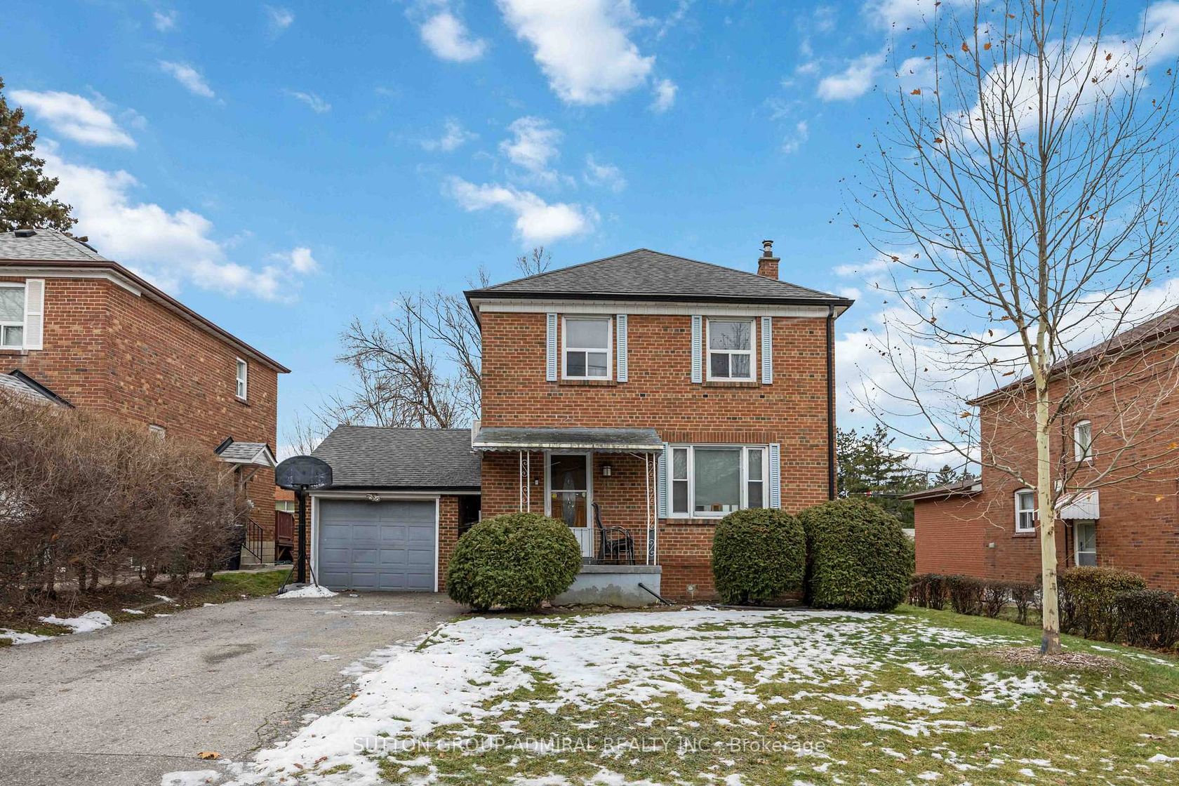 31 Dell Park Avenue, Lawrence, Toronto 