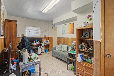 Photo 9 at 224 Livingstone Avenue, Belgravia, Toronto