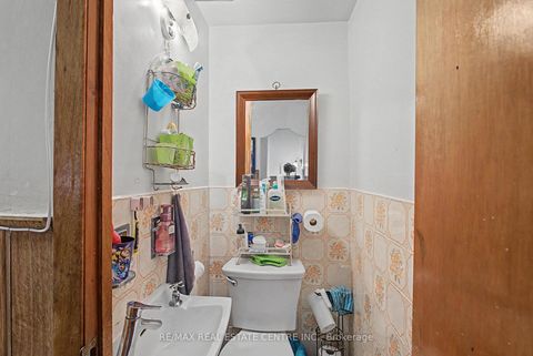 Photo 10 at 224 Livingstone Avenue, Belgravia, Toronto