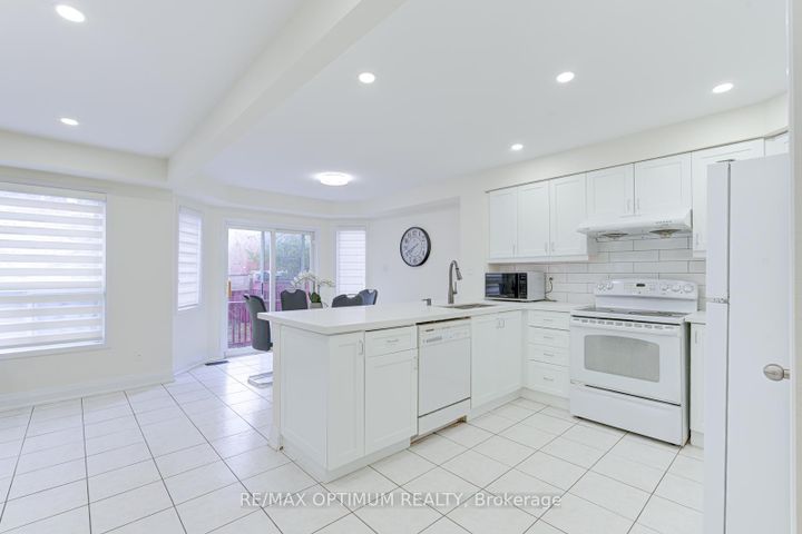 Photo 13 at 13 Ribbon Drive, Wellington, Brampton