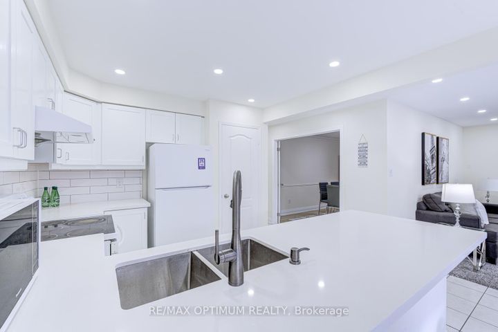 Photo 16 at 13 Ribbon Drive, Wellington, Brampton