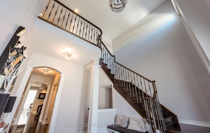 Photo 4 at 59 Kalmia Road, Credit Valley, Brampton