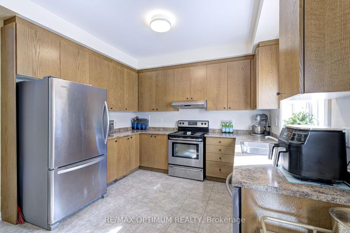 Photo 7 at 12 Gatlin Street, Bram West, Brampton