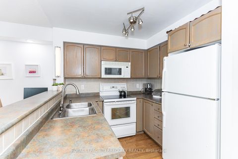 Photo 11 at 1005 - 15 Michael Power Place, City Centre West, Toronto