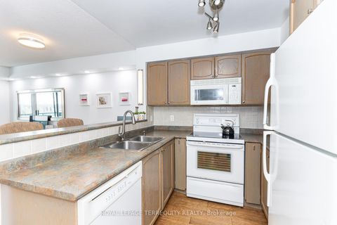 Photo 12 at 1005 - 15 Michael Power Place, City Centre West, Toronto