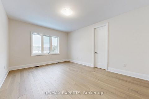 Photo 19 at 50 Schmeltzer Crescent, Rural Richmond Hill, Richmond Hill