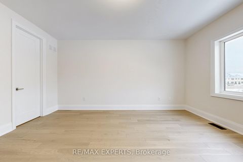 Photo 23 at 50 Schmeltzer Crescent, Rural Richmond Hill, Richmond Hill