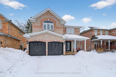 Photo 3 at 60 Wolfson Crescent, Oak Ridges Lake Wilcox, Richmond Hill