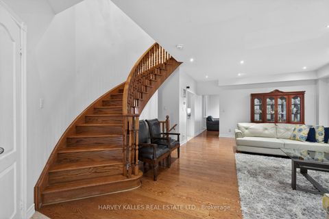 Photo 8 at 60 Wolfson Crescent, Oak Ridges Lake Wilcox, Richmond Hill