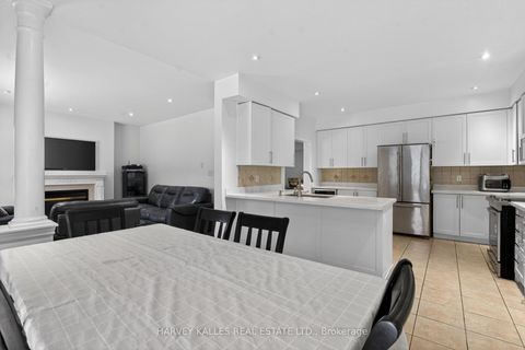 Photo 17 at 60 Wolfson Crescent, Oak Ridges Lake Wilcox, Richmond Hill