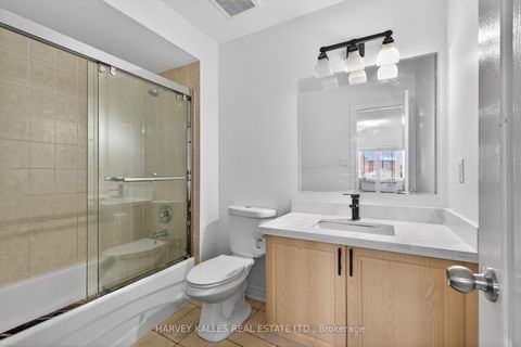 Photo 25 at 60 Wolfson Crescent, Oak Ridges Lake Wilcox, Richmond Hill