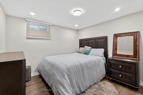 Photo 36 at 60 Wolfson Crescent, Oak Ridges Lake Wilcox, Richmond Hill