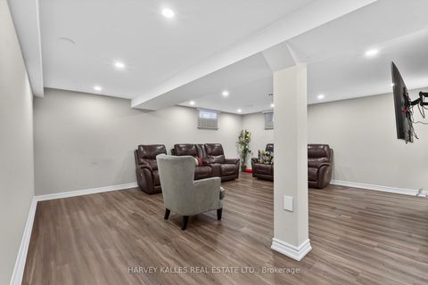 Photo 37 at 60 Wolfson Crescent, Oak Ridges Lake Wilcox, Richmond Hill