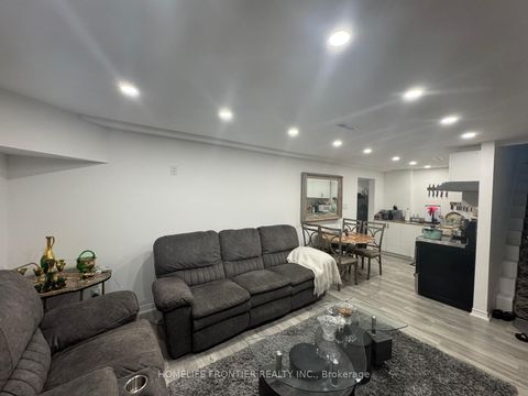 Photo 5 at 39 Camrose Drive, Keswick South, Georgina