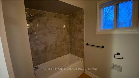 Photo 14 at 39 Camrose Drive, Keswick South, Georgina