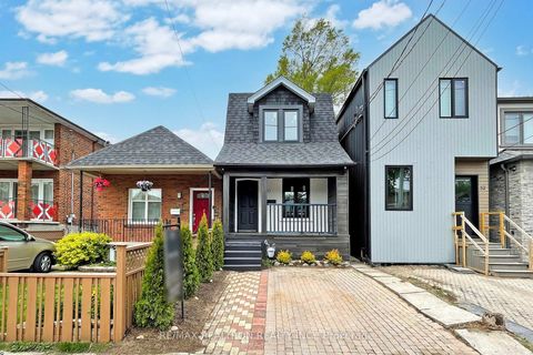 Photo 2 at 50 King Edward Avenue, Lumsden, Toronto