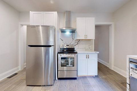 Photo 11 at 50 King Edward Avenue, Lumsden, Toronto