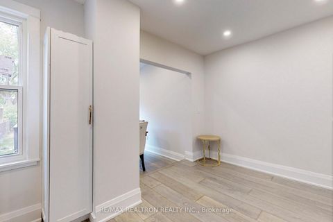 Photo 13 at 50 King Edward Avenue, Lumsden, Toronto