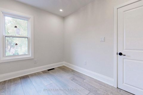 Photo 20 at 50 King Edward Avenue, Lumsden, Toronto