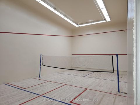 Photo 2 at 513 - 309 Major Mackenzie Drive E, Harding, Richmond Hill