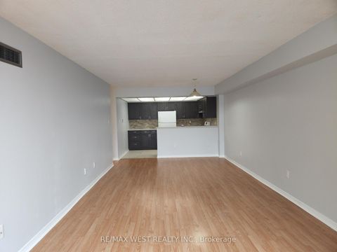 Photo 7 at 513 - 309 Major Mackenzie Drive E, Harding, Richmond Hill