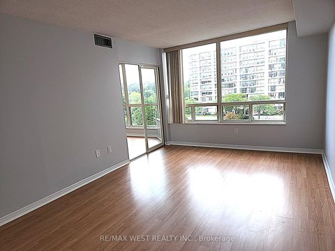 Photo 22 at 513 - 309 Major Mackenzie Drive E, Harding, Richmond Hill