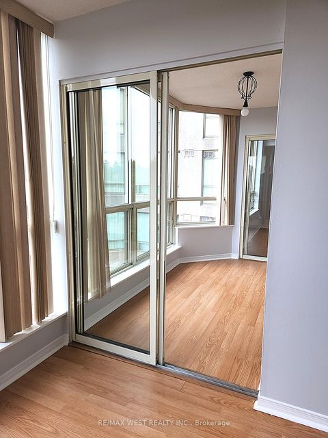 Photo 23 at 513 - 309 Major Mackenzie Drive E, Harding, Richmond Hill