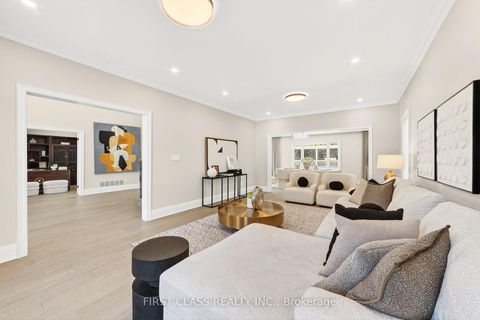 Photo 4 at 31 Boake Trail, Bayview Hill, Richmond Hill