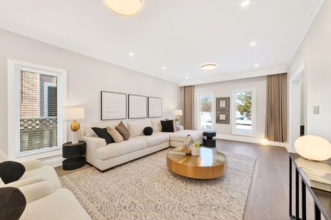 Photo 5 at 31 Boake Trail, Bayview Hill, Richmond Hill