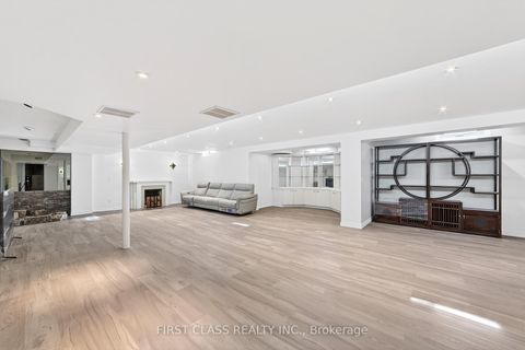 Photo 47 at 31 Boake Trail, Bayview Hill, Richmond Hill