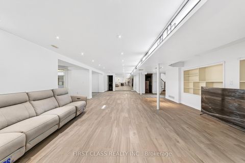 Photo 48 at 31 Boake Trail, Bayview Hill, Richmond Hill