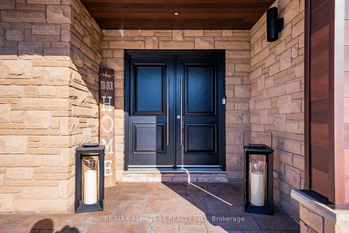 Photo 6 at 102 Dawnhill Avenue, McLaughlin, Oshawa