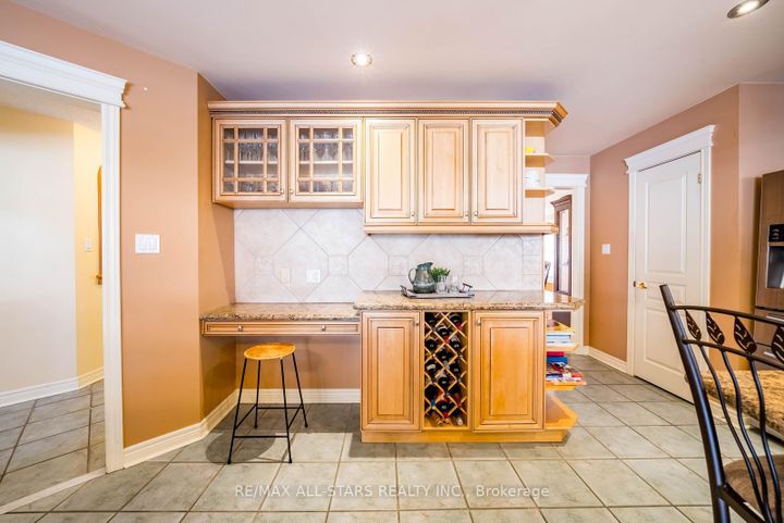 Photo 16 at 102 Dawnhill Avenue, McLaughlin, Oshawa