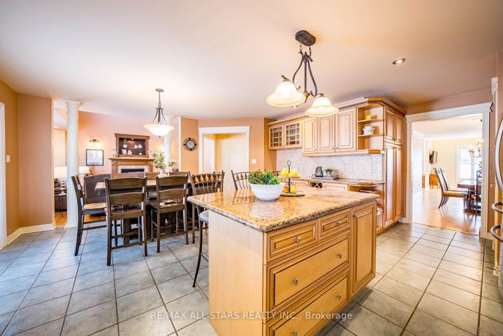 Photo 18 at 102 Dawnhill Avenue, McLaughlin, Oshawa