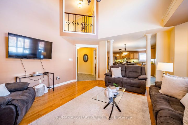 Photo 21 at 102 Dawnhill Avenue, McLaughlin, Oshawa
