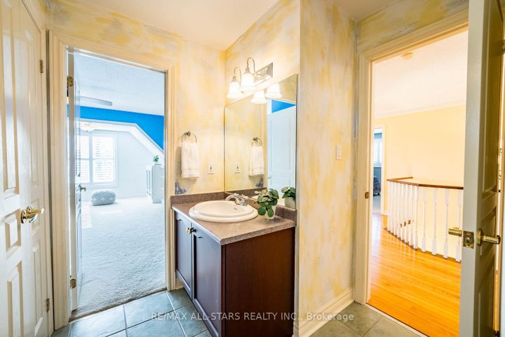 Photo 31 at 102 Dawnhill Avenue, McLaughlin, Oshawa