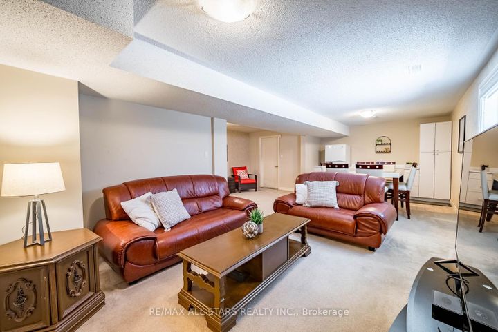 Photo 41 at 102 Dawnhill Avenue, McLaughlin, Oshawa