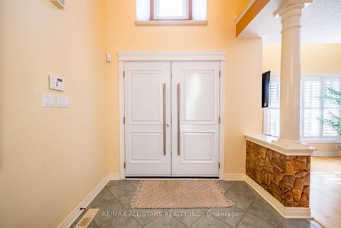 Photo 7 at 102 Dawnhill Avenue, McLaughlin, Oshawa