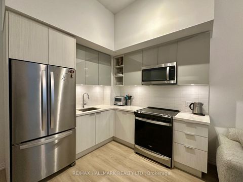 Photo 1 at 214 - 50 Dunfield Avenue, Mount Pleasant West, Toronto