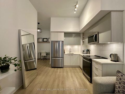 Photo 8 at 214 - 50 Dunfield Avenue, Mount Pleasant West, Toronto