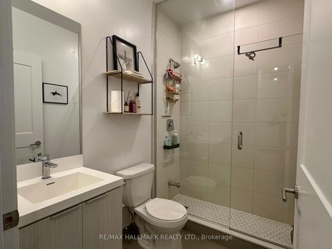 Photo 14 at 214 - 50 Dunfield Avenue, Mount Pleasant West, Toronto