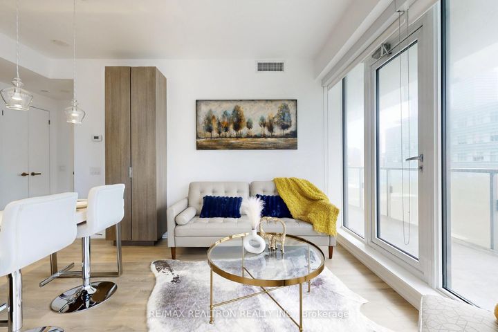 Photo 6 at 1505 - 197 Yonge Street, Yonge Corridor, Toronto