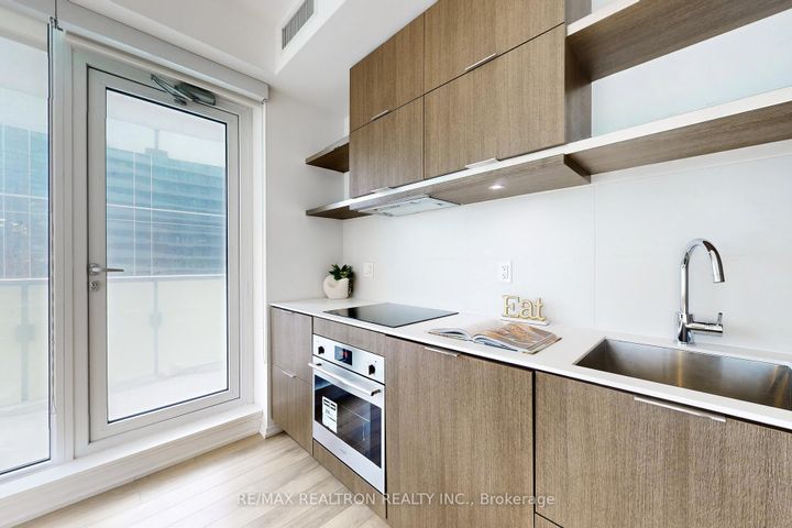 Photo 10 at 1505 - 197 Yonge Street, Yonge Corridor, Toronto