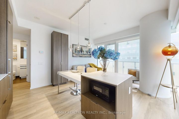 Photo 11 at 1505 - 197 Yonge Street, Yonge Corridor, Toronto