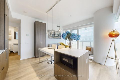 Photo 11 at 1505 - 197 Yonge Street, Yonge Corridor, Toronto