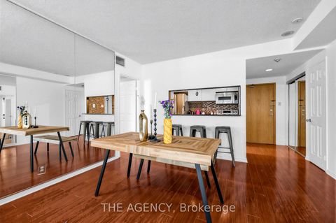 Photo 2 at 606 - 99 Harbour Square, Waterfront Communities C1, Toronto